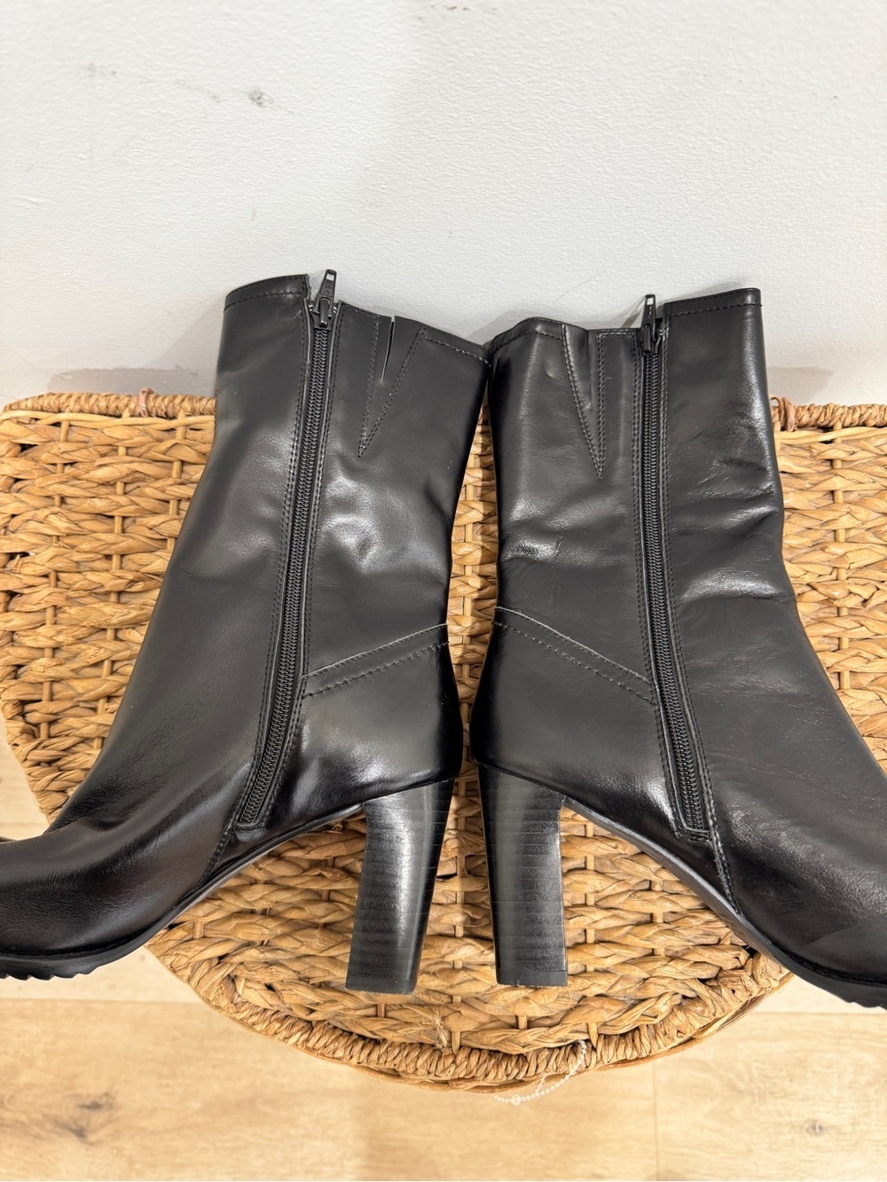 Classic Black Block Heel Boots - Women Size 10 - Picture 2 of 8
